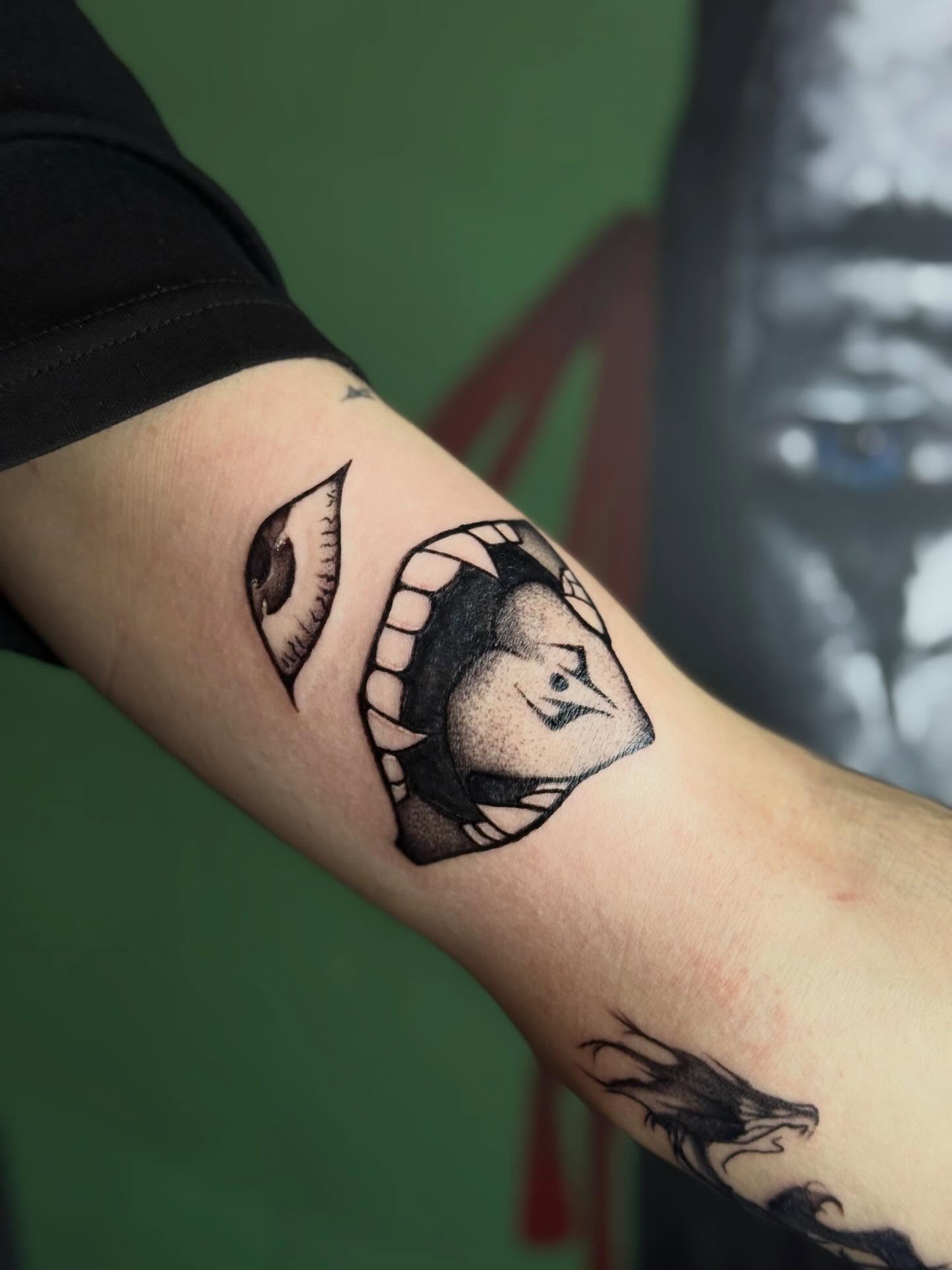 მხატვარი : @haru.tattoo_art
